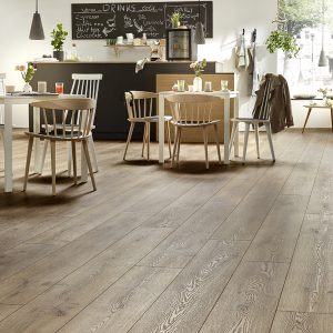 Mammut Plus Wide Long Plank Mountain Oak Brown Laminate Flooring AC5 10mm