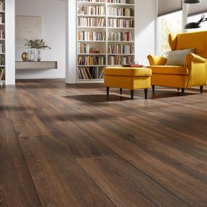 Robusto Plank Premium Oak Brown Laminate Flooring AC5 12mm